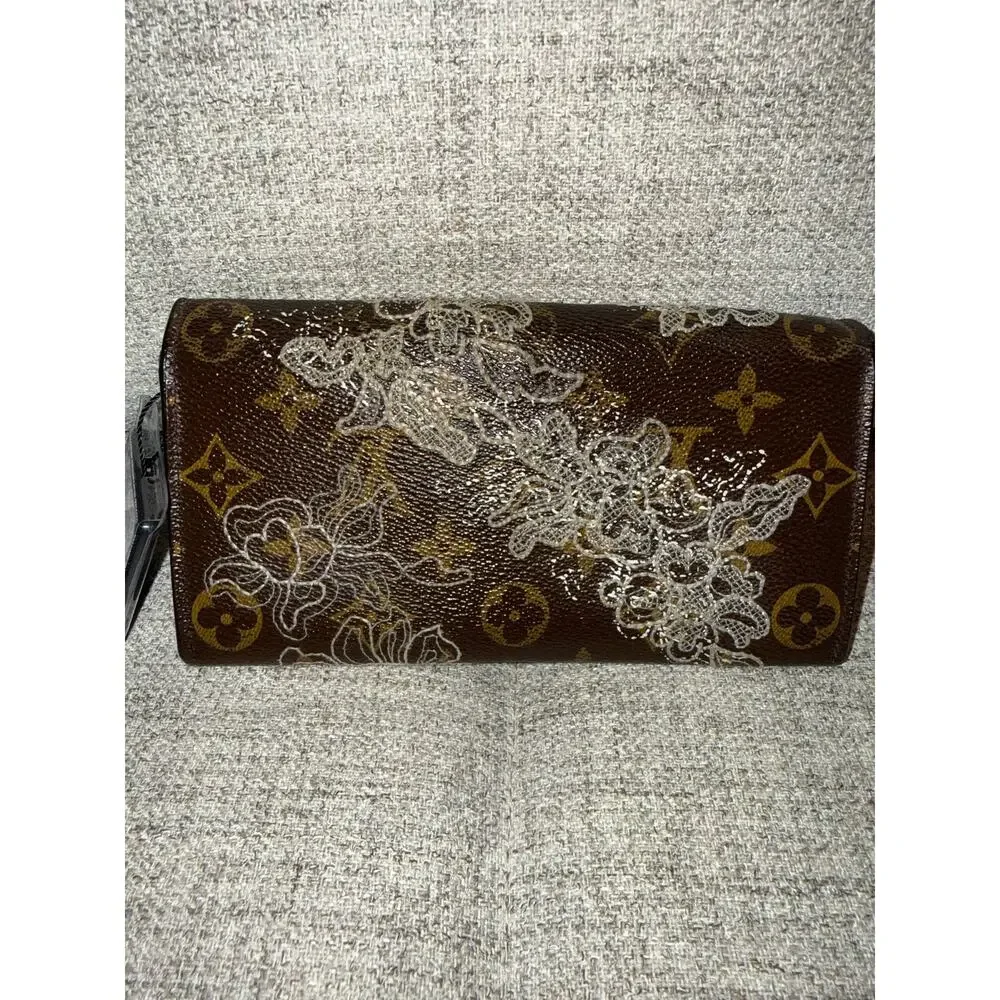 LV Limited Edition Monogram Dentelle Sarah Wallet (Gold Lurex Lace Embroidery)